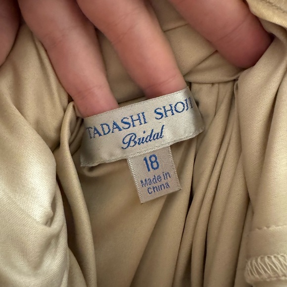 Tadashi Shoji  Off-The-Shoulder Lace Dress - Picture 7 of 15